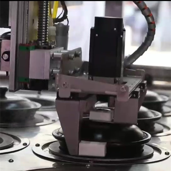 上银香蕉视频APP下载随煲仔饭机器人现身武汉