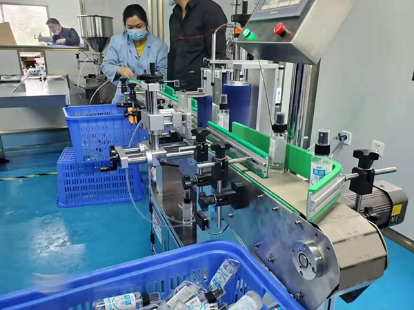 装备直线香蕉视频APP下载的生产线也在助力前线医护人员