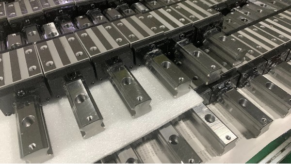 深圳直线香蕉视频APP下载厂家如何匹配点胶机需求